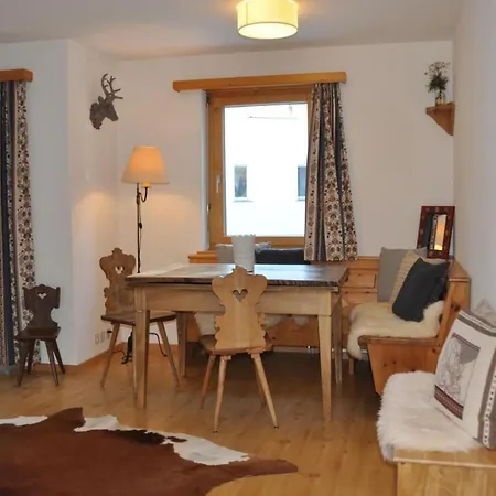 Apartamento Chesa Sunasain V5 By Interhome *