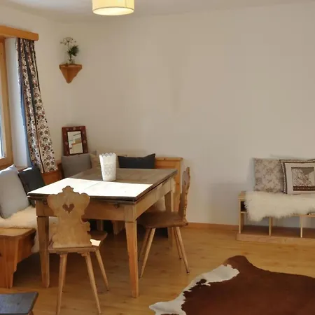 Chesa Sunasain V5 By Interhome Appartement *